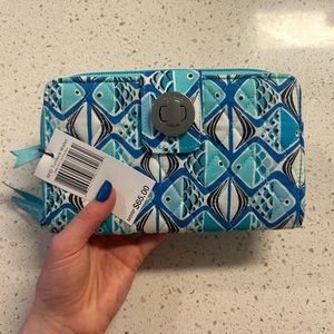NWT Vera Bradley RFID Turnlock Wallet Fish Blue